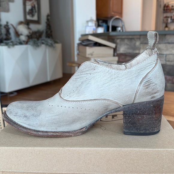 Freebird by Steven Sadie boots in the color Ice - Picture 9 of 16